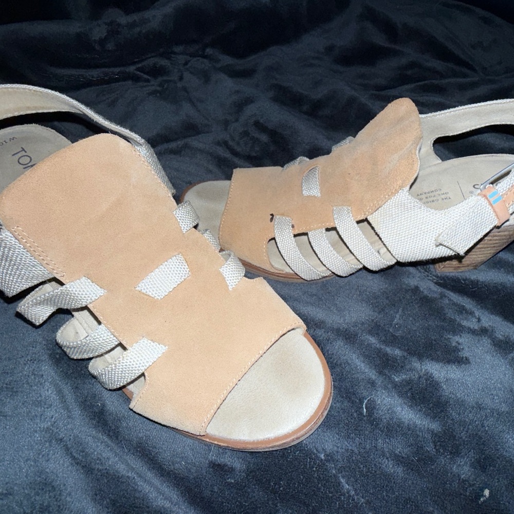 Toms Women's Tan and Cream Sandals